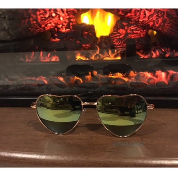 I See Hearts Everywhere ❤️ - Picture 2 of 3